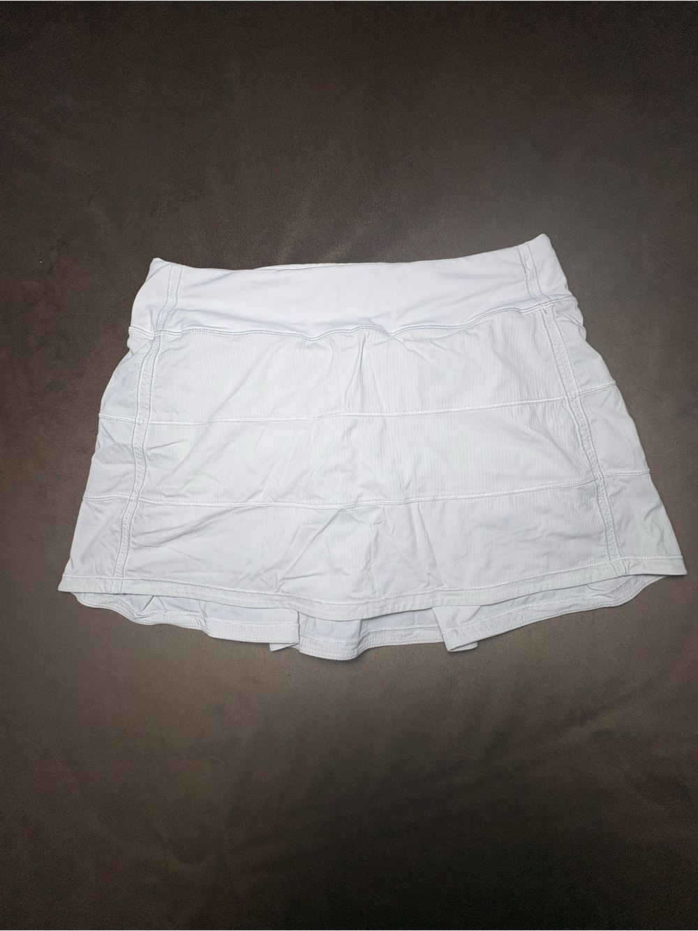 Lululemon White Skirt / Built-In Shorts Skort – Size 6 Tall